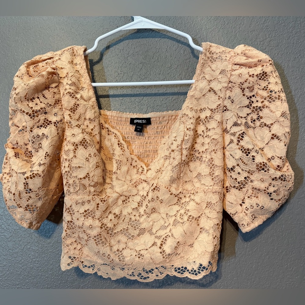 Express Peach Lace Puff-Sleeve Crop Top